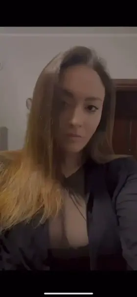 my roomate's girlfriend has recently left the house. anyone wanna jerk to her? i feed more in chat