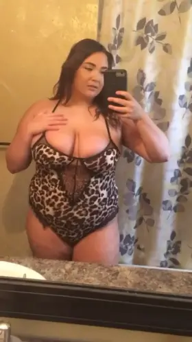 Do you like thick girls in cheetah print lingerie?