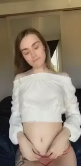 I like show my tiny boobs on cam