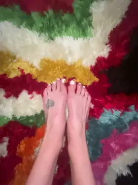 The carpet is so soft and trippy!