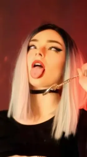 I’m ready to serve you 🤤