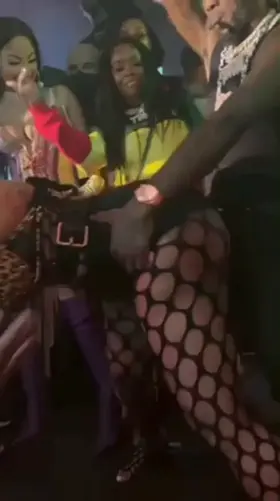 [Discord: comanesque#4849] so hard for Cardi B’s fat ass need a bud to feed it while i cam