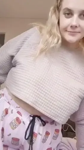 I've given up trying to hide these gargantuan things. You guys don't understand what it's like being 5ft and having tits this big 🤦🏼‍♀️