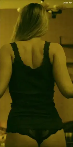 Someone please milk me to J Law’s juicy ass