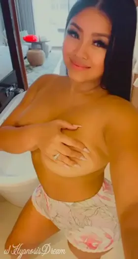 I know I’m a mom (x2!), but would you like to fuck me? (F34)