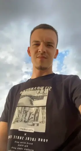 everybody does that to hide their boner 😅