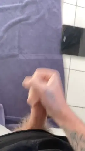 Getting time to unload after being edged last night 😩