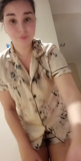 Can i sent u some nudes ? 😈 are asian with big 🍈🍈your type ?