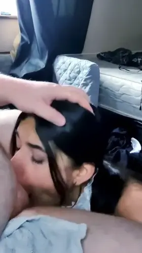 Rhythmic bobbing 🤍 [oc]