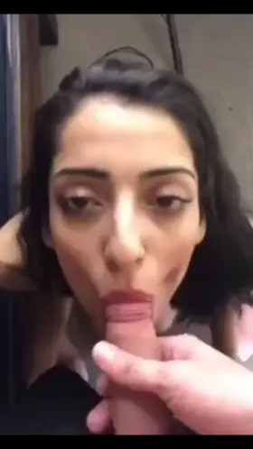 Extremely hot NRI babe giving amazing blowjob until he cums on her face [total 2 videos] [link in comment] 💦🔞