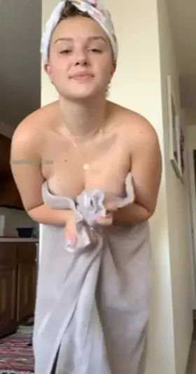 Tits in a towel [19F]