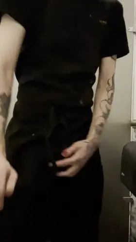 Enby public solo session… this is what happens when I’m too horny at work