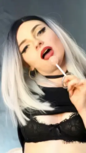 U wanna feed me with your cum? 😛