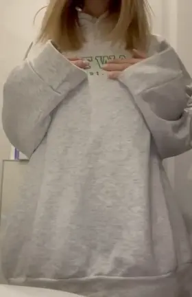 21[F] Upvot this if your dick is bigger than 4.9 inchesSC: miasixe