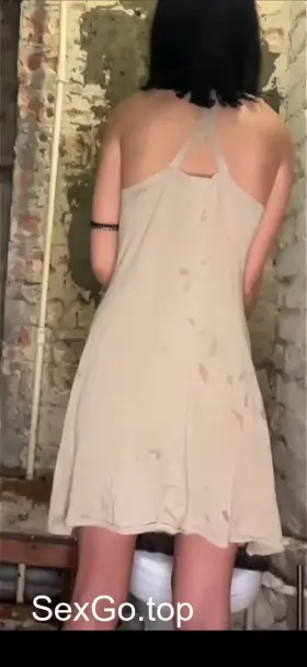 Nude Girl makes repairs