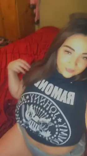 It’s true chubby girls are better in bed, want to find out for yourself tho? 😏