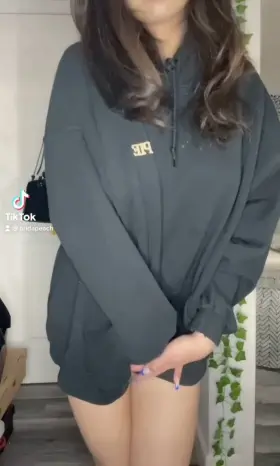 this outfit makes me wanna serve someone >:)