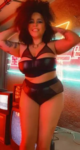 Bump n’ Grind 🖤💦