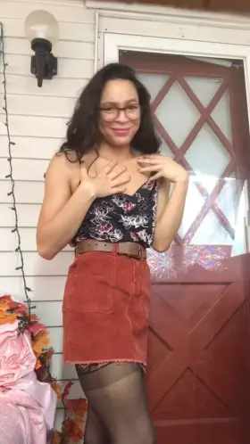 Ur lil bee stinger dick would never fit past these ass cheeks lol