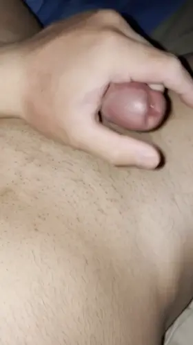 (21) So horny. DMs open