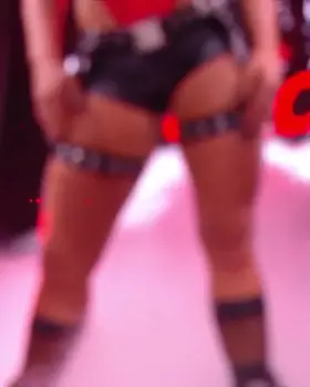 Mandy’s new look and entrance is hitting a whole different level of hot