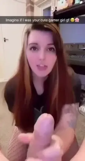 Imagine if i was your gamer girl gf 🥺