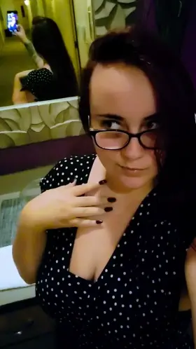 A little fun in a waiting room 😘