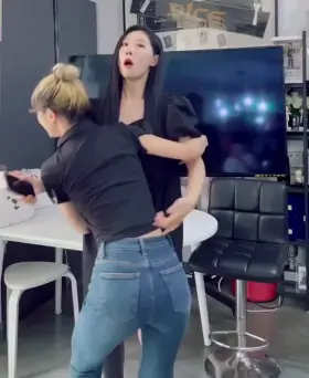 Dreamcatcher - Yoohyeon ft. Handong & Sua