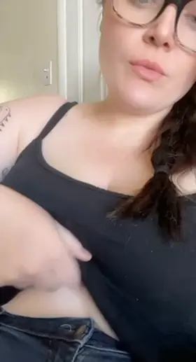 Freeing the girls for happy Friday feels!