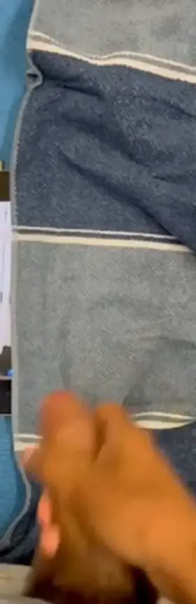 Cumshot for a tribute, due to privacy I cropped the vid and no sound