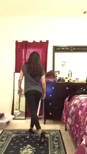 she goes wild in clubs