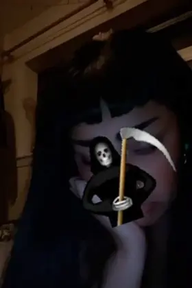 don’t my eyes & fat ass look so cock hungry? come fill me up ;)