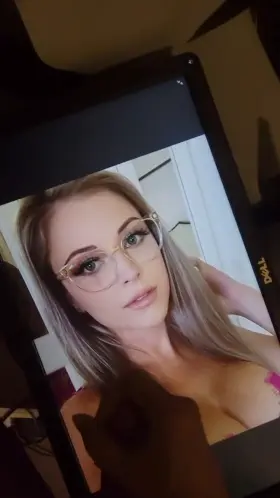 Gave xoaeriel a load