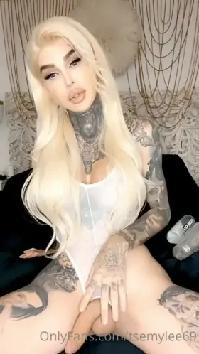 Super big shemale cock cum