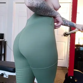 Small titties but look at my butt jiggle 🍑 I post Daily Nudes and Videos