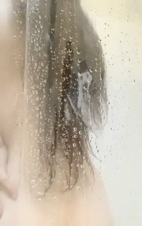 When your husband starts recording you’ve gotta give him a little show right 🙃