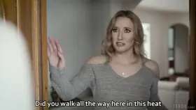 This girl helps a man who had an accident