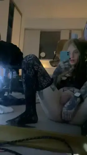 Late night butt plug fun ✨