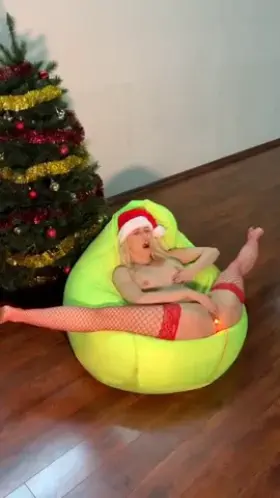 Christmas masturbation is very sweet 😋