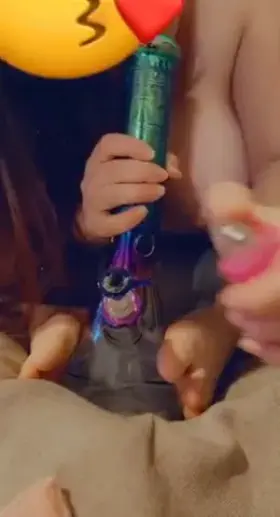 Do we like toes in here? 😋