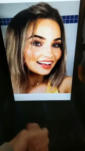 Ava takes 14 shots of cum kik: jayray9372