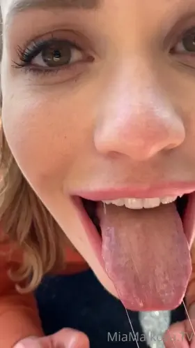 Mia Malkova Sucks a Cock on the Beach and Takes a Load