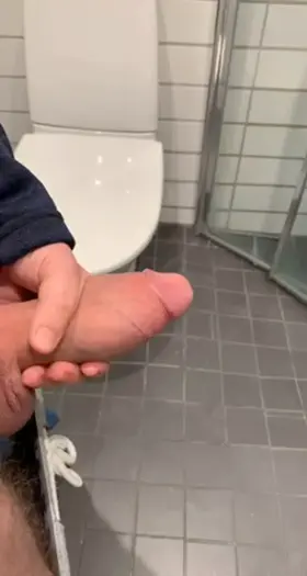Making my cock cum