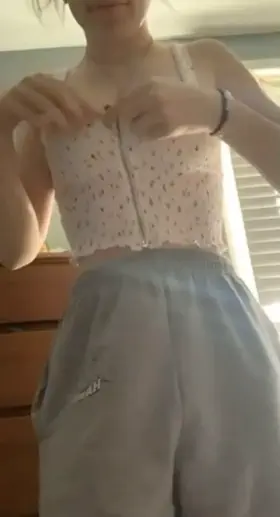 Save a seat for me on that cock?💦🥰