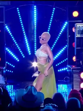 Goddamn, I'd been sleeping on Saweetie and never really checked her out. Giffed shit from her NYE performance on NBC