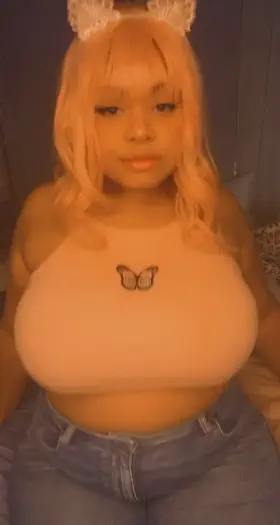 Feeling like a cute little cum bucket 🥰