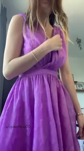 Is this dress cute? I feel like a real queen in it!