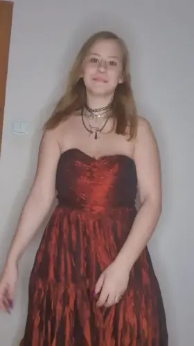 [Gif] An instructional video on how to quickly jump out of a dress.