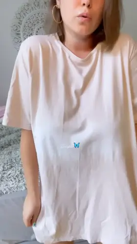 Did you expect that under my oversized shirt ? 🙈