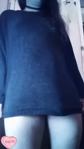 Hanging out 👐🏻🍑☺️